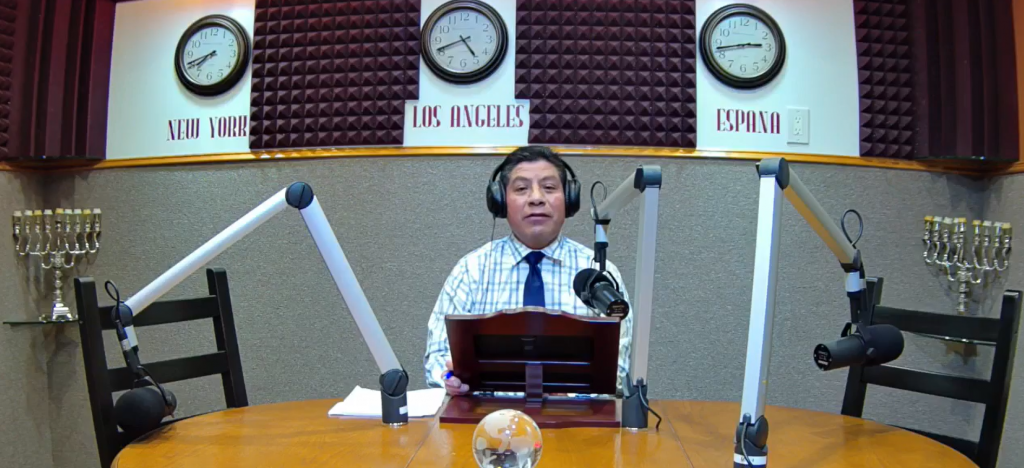 Isaías González